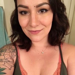 Meet your Posher, Claire